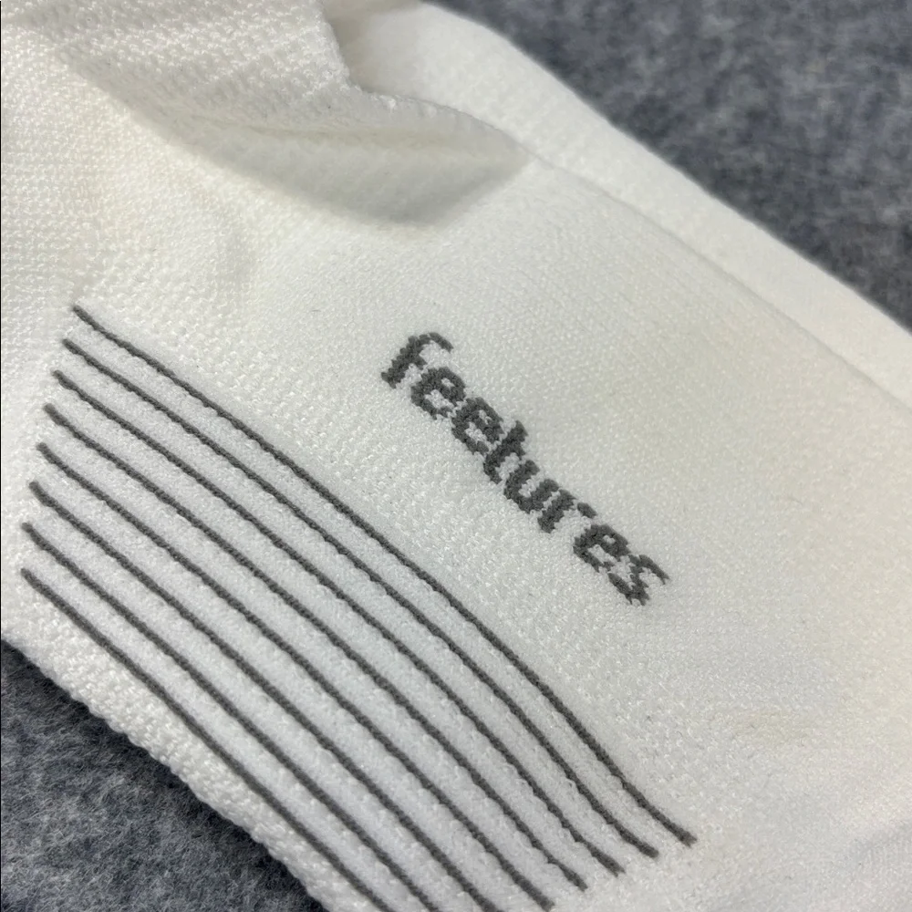 Feetures white grey Elite No Show Tab Socks Ultra Light socks